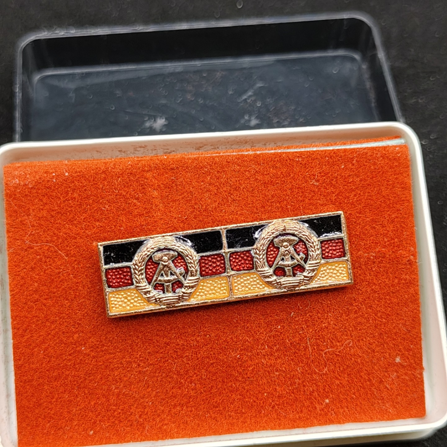 全场0元起拍 第54期 咸鱼国勋章拍卖专场 5月10日（周三）下午6：00开始 东德集体劳动积极荣誉奖章二次获得略