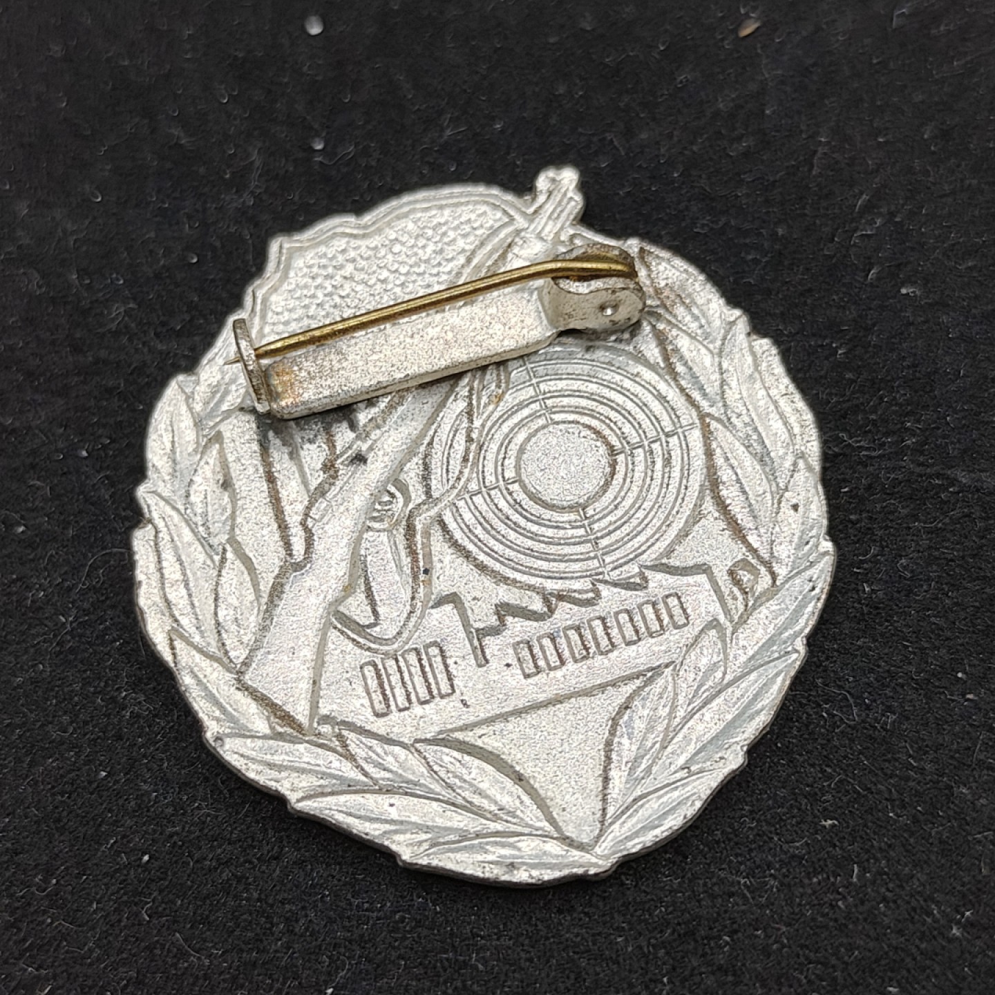 全场0元起拍 第54期 咸鱼国勋章拍卖专场 5月10日（周三）下午6：00开始 东德工战队射击技能章