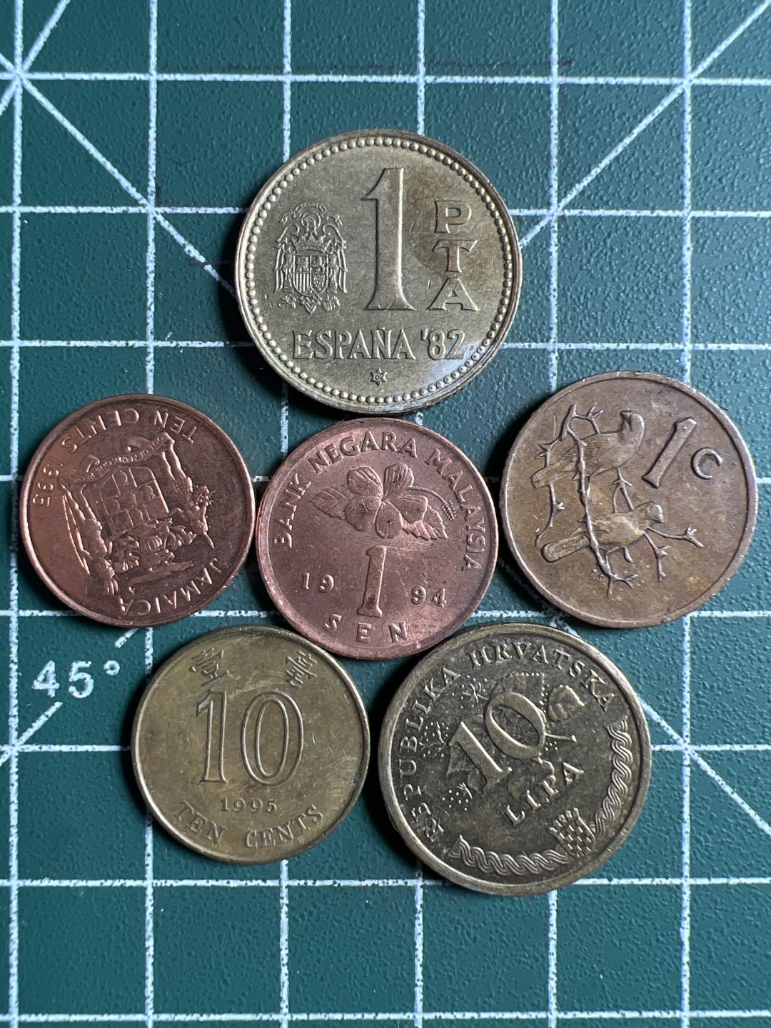 泡泡堂第306期  世界硬币 （无押金，捡漏，全场20包邮，偏远地区除外，接收代拍业务） 小铜币六枚