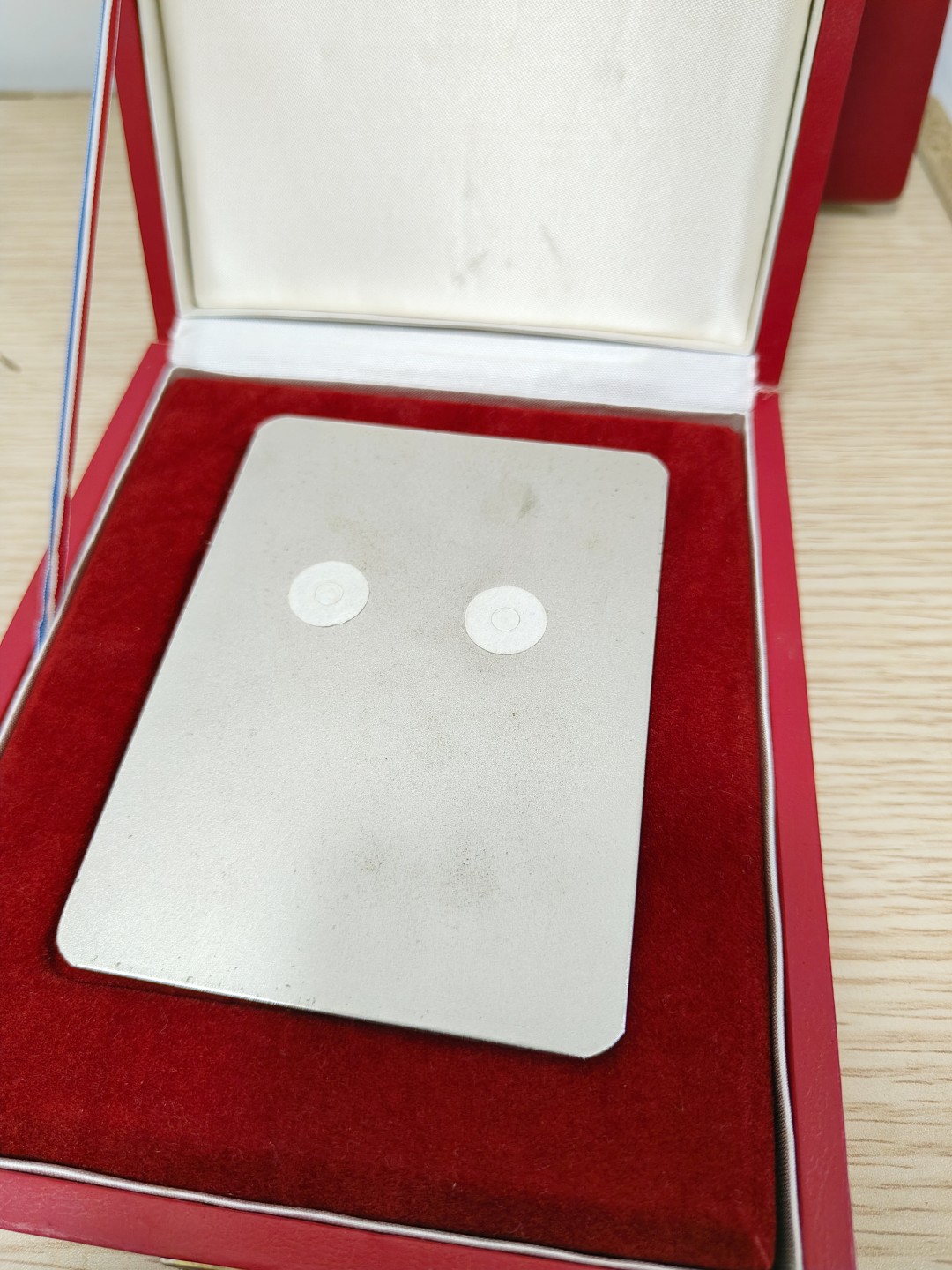 全场0元起拍 第54期 咸鱼国勋章拍卖专场 5月10日（周三）下午6：00开始 南斯拉夫人民军荣誉纪念 浮雕证章 带证书-