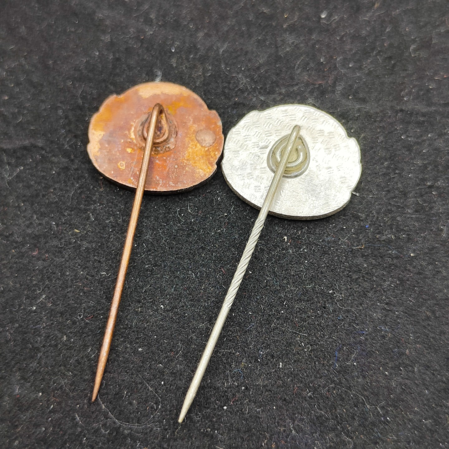 全场0元起拍 第54期 咸鱼国勋章拍卖专场 5月10日（周三）下午6：00开始 东德gst射击奖章两个