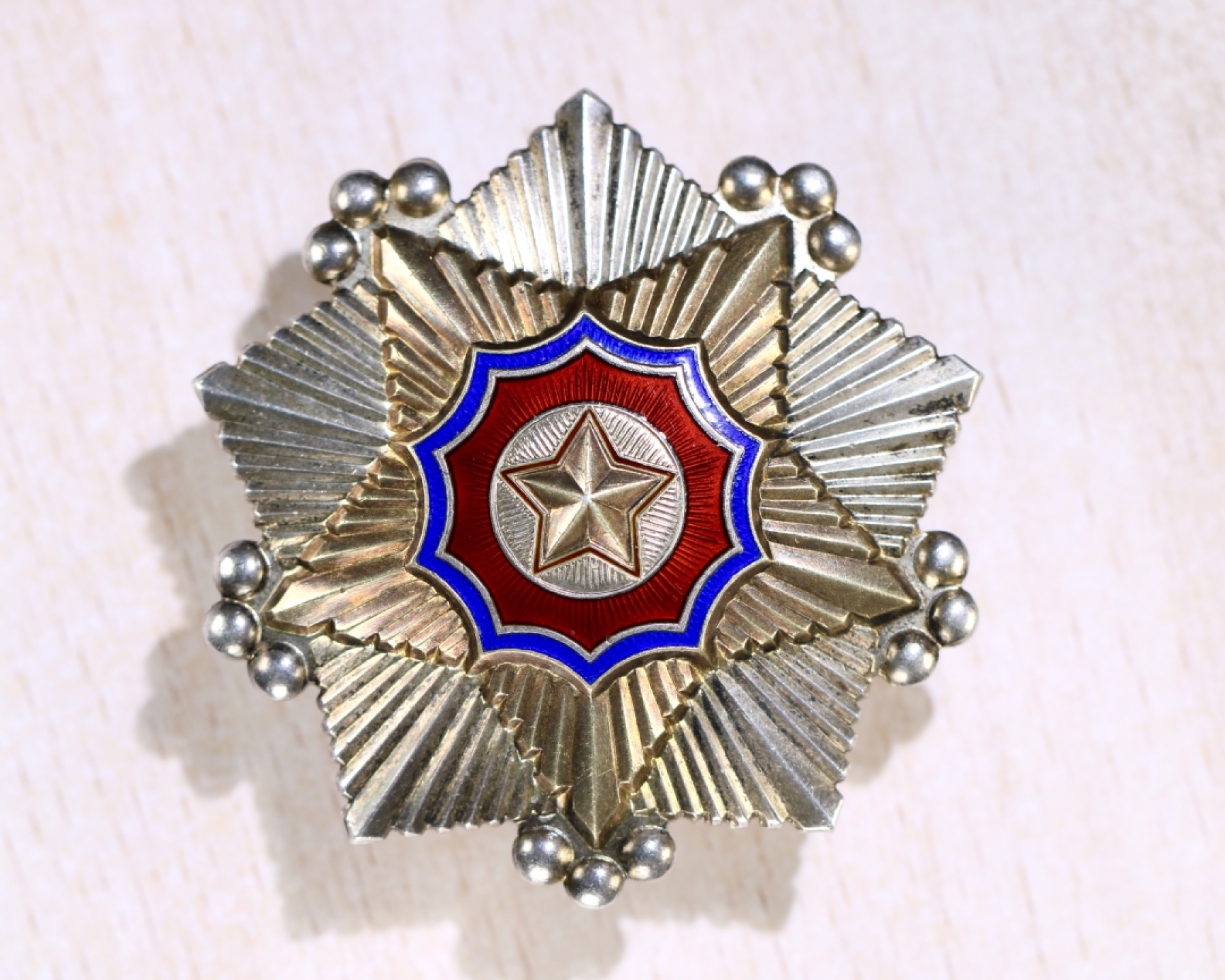 大猫徽章拍卖第223期 朝鲜🇰🇵二级国旗勋章 轮版