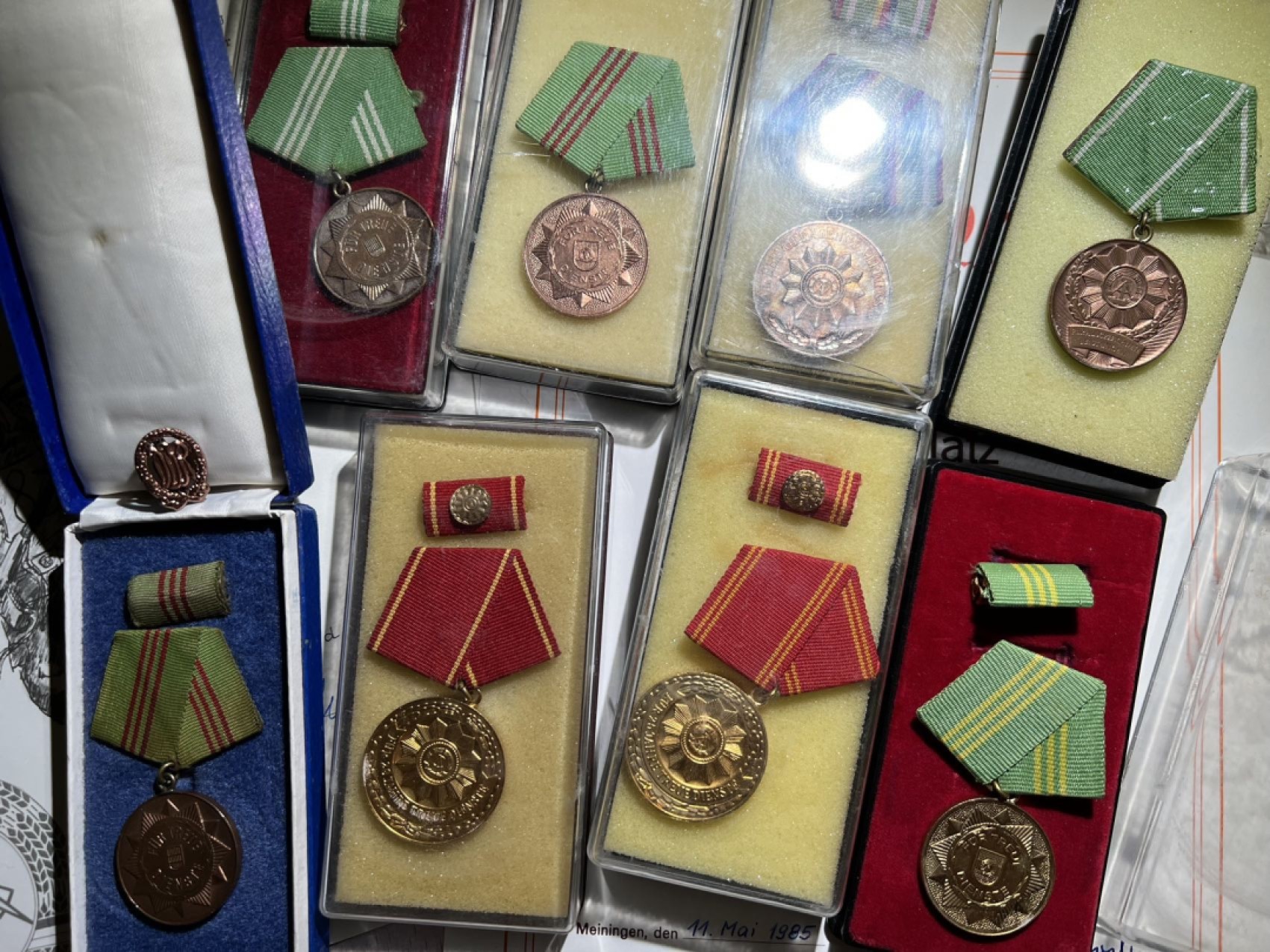 大猫徽章拍卖第223期 民主德国东德内政部人民警察中尉套章