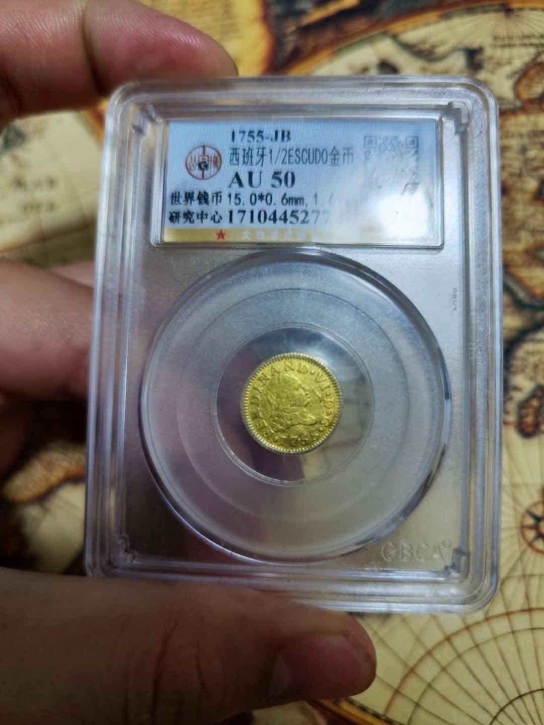 欢迎来【希罗维】：第1场，幸运星期三银币金币场 1755西班牙马德里半埃斯库多金币/1.7-1.8g 币铸造于西班牙国王费尔南多六世在位时期，非常的少见，公博au50整体的观感也挺棒