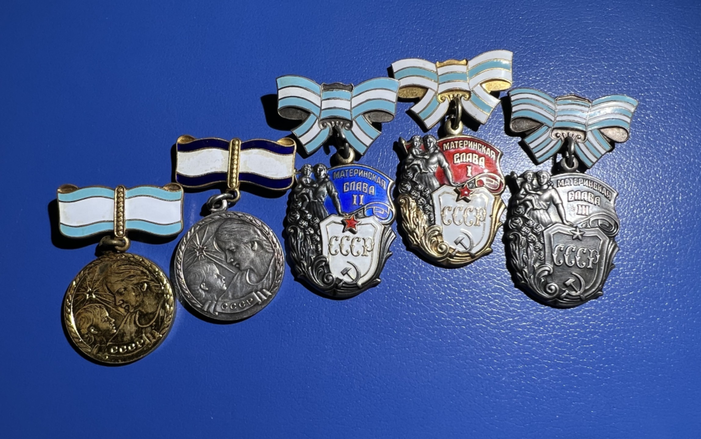 大猫徽章拍卖第223期 苏联母亲勋奖章套 