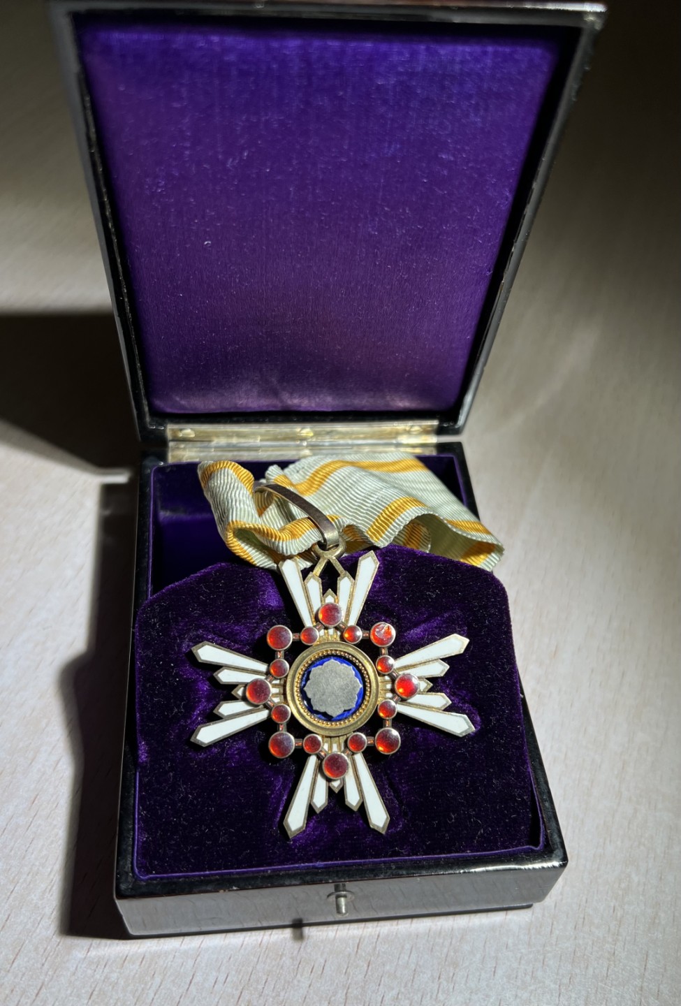 大猫徽章拍卖第223期 勿忘国耻 三等瑞宝 一处珐琅有剥皮 余完好