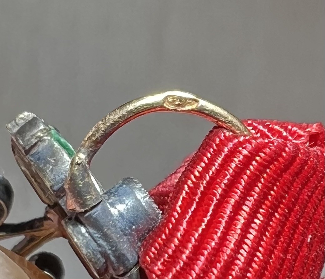 大猫徽章拍卖第223期 法国18k金质嵌宝指挥官级第四共和国荣誉军团勋章迷你章，老鹰头金标，原盒，金质嵌宝版本稀少