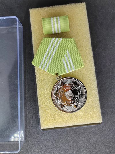 崇实勋章拍卖所（第14期天津发货） - 民主德国内政部武装力量忠诚服役奖章（10年，带略和盒子）