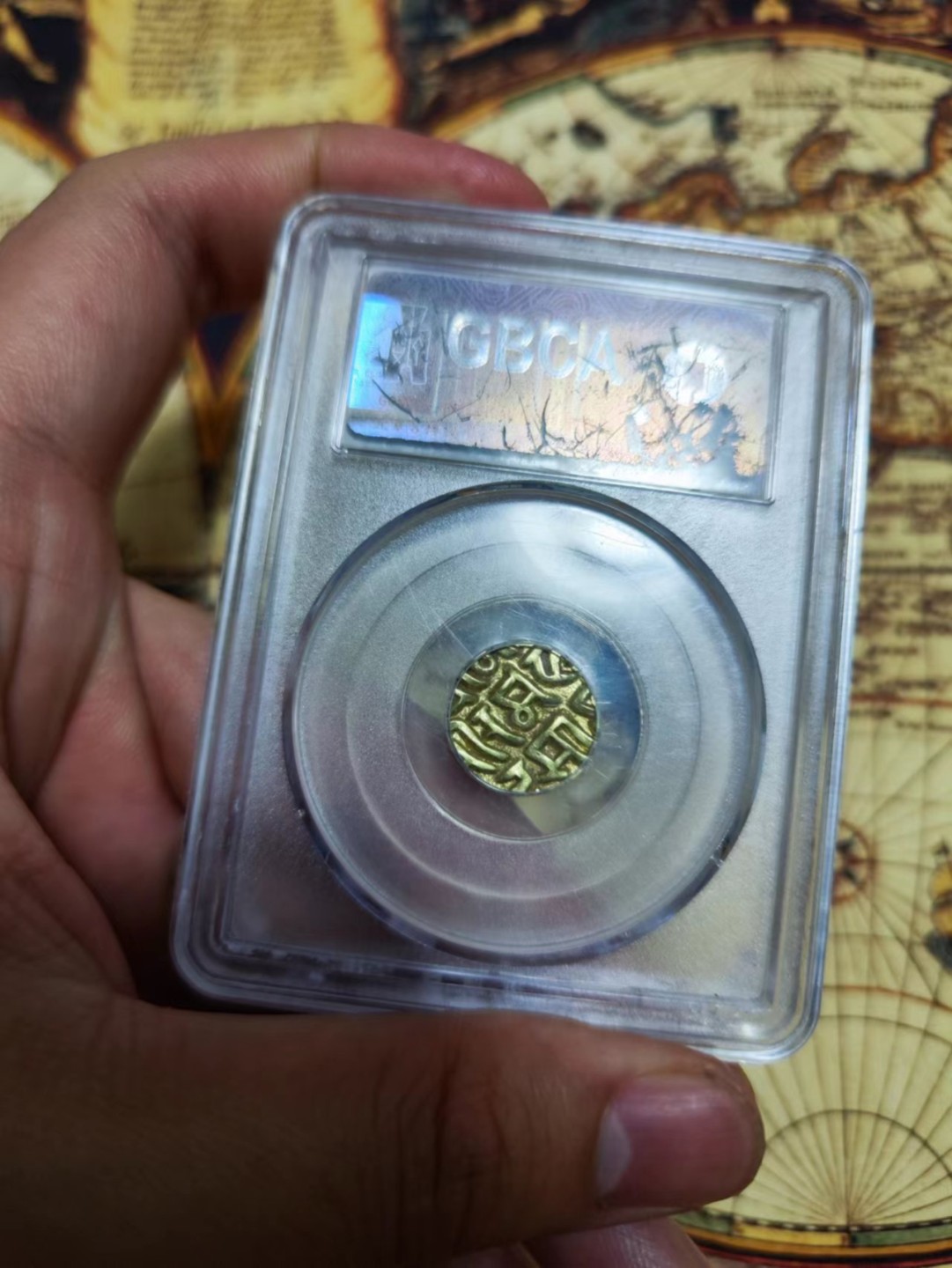 欢迎来【希罗维】：第1场，幸运星期三银币金币场 查拉健王朝鸠摩罗帕拉（Kumarapala，公元1145—1171年)1标准金币(重量4克左右，直径18毫米）。 四臂吉祥天女盘腿坐像//三行天城体梵文“斯里鸠靡罗帕拉·提婆。