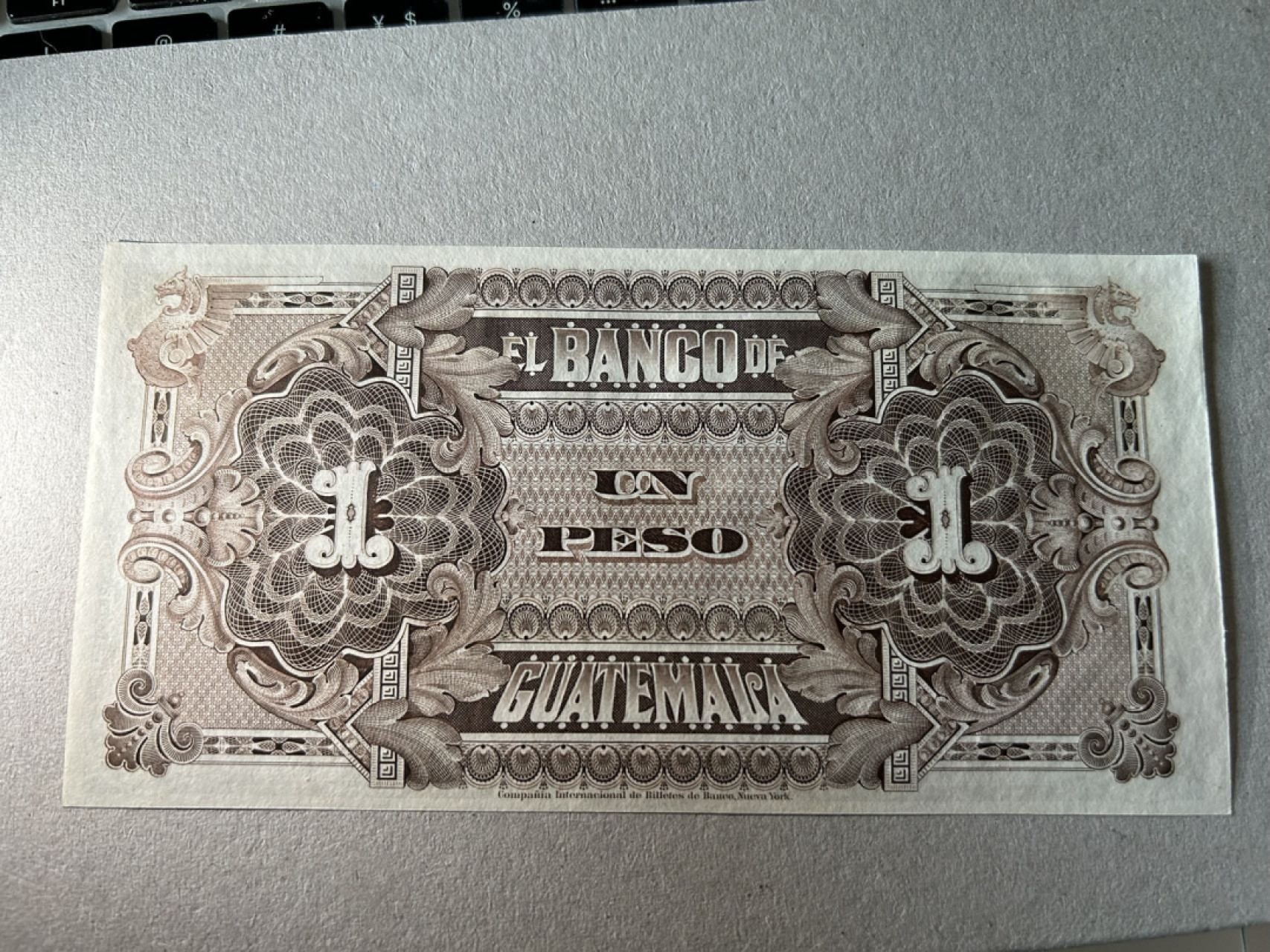 收藏联盟Quantum Auction 第257期拍卖  危地马拉1915年1比索 全新UNC 号码无4 带签实票