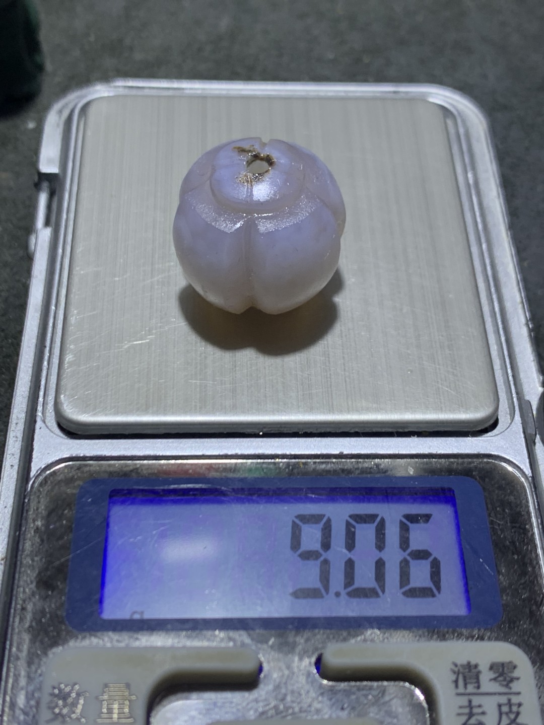 精美亚光满冰飘战国红玛瑙手工雕刻四叶草2.0珠一颗！