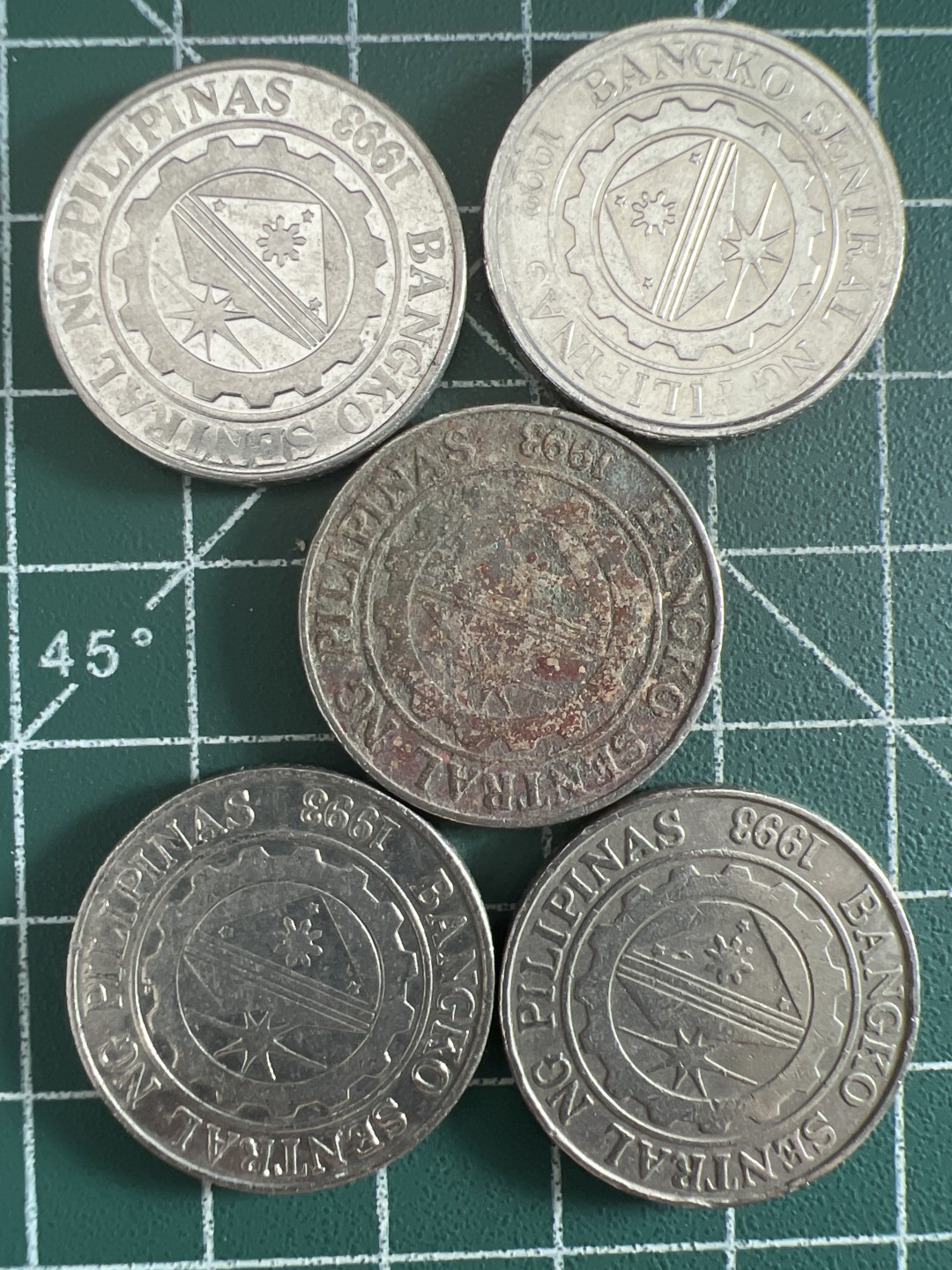 泡泡堂第325期  世界硬币 （无押金，捡漏，全场20包邮，偏远地区除外，接收代拍业务） 菲律宾1比索五枚