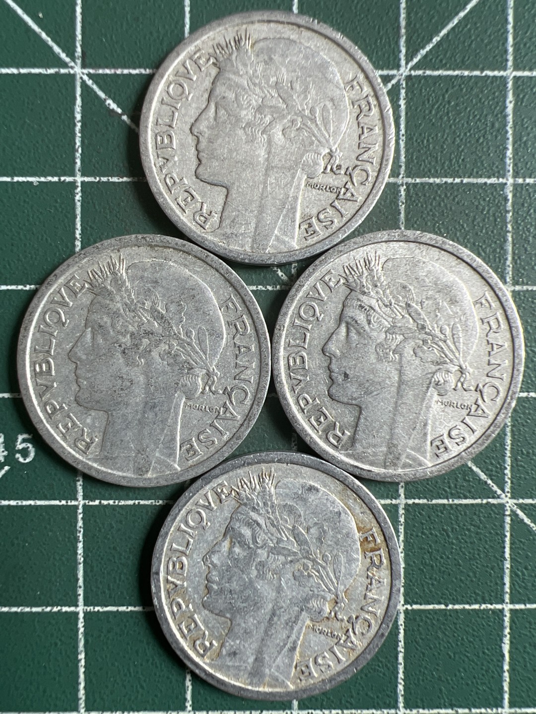 泡泡堂第309期  世界硬币邮票 （无押金，捡漏，全场20包邮，偏远地区除外，接收代拍业务） 法国1法郎四枚