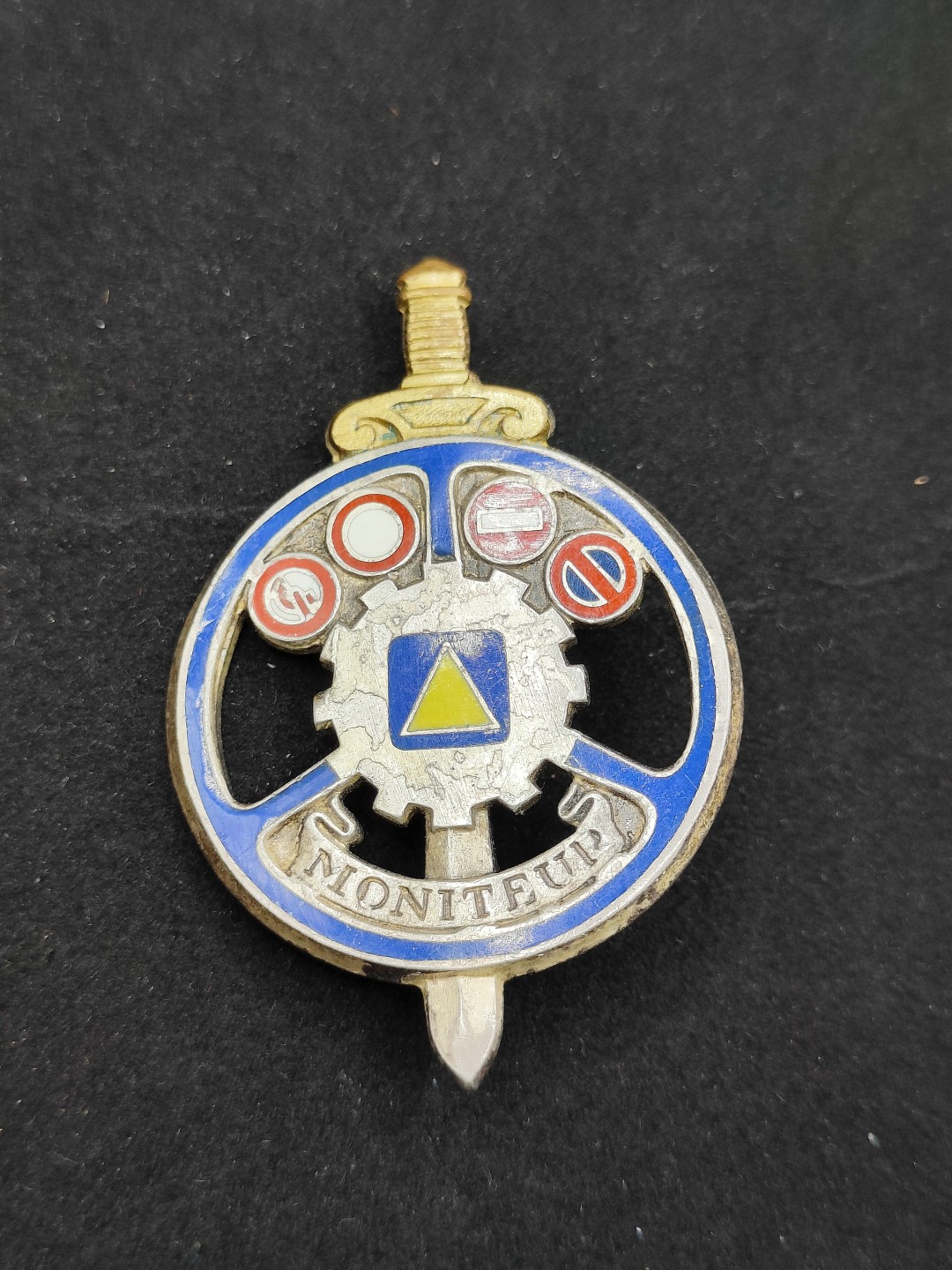 全场0元起拍 第55期 咸鱼国勋章拍卖专场 5月14日（周日）下午6：00开始 法国驾驶证章 珐琅带标-