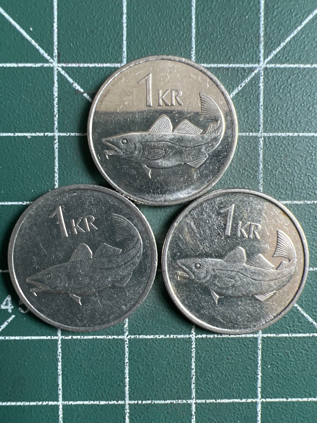 泡泡堂第326期  世界硬币 （无押金，捡漏，全场20包邮，偏远地区除外，接收代拍业务） 冰岛一克朗三枚
