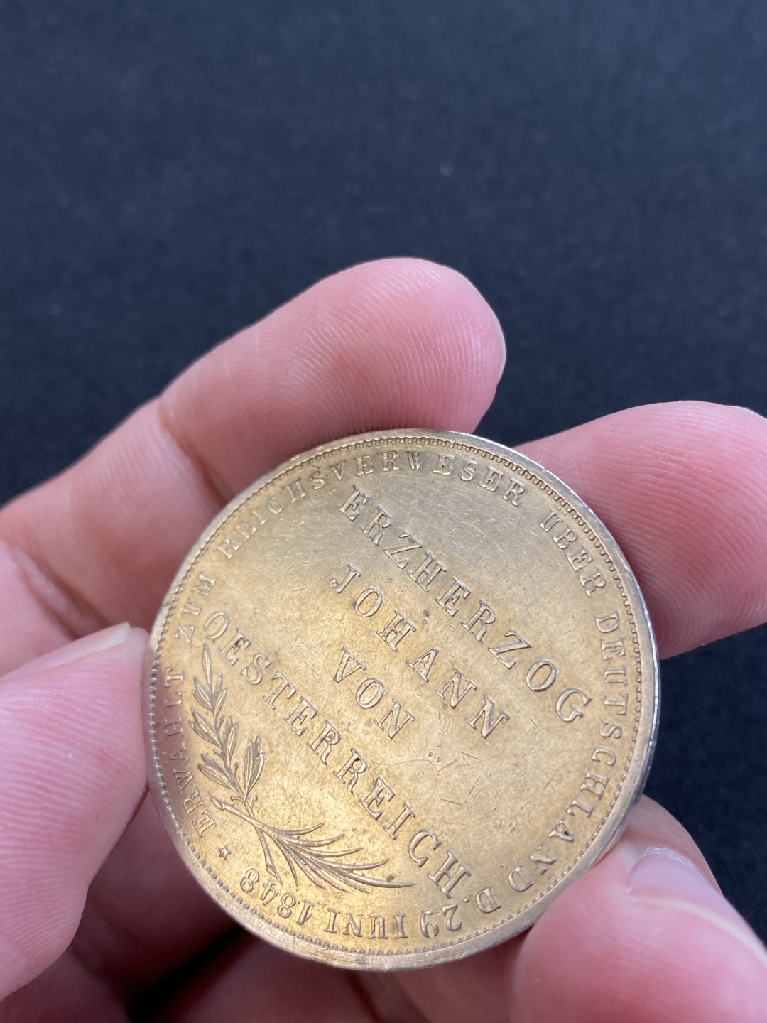 万国钱币拍卖第008期（慕尼黑2T之夜） 1848年法兰克福宪法纪念双头鹰2盾，淡黄色包浆，细节好。