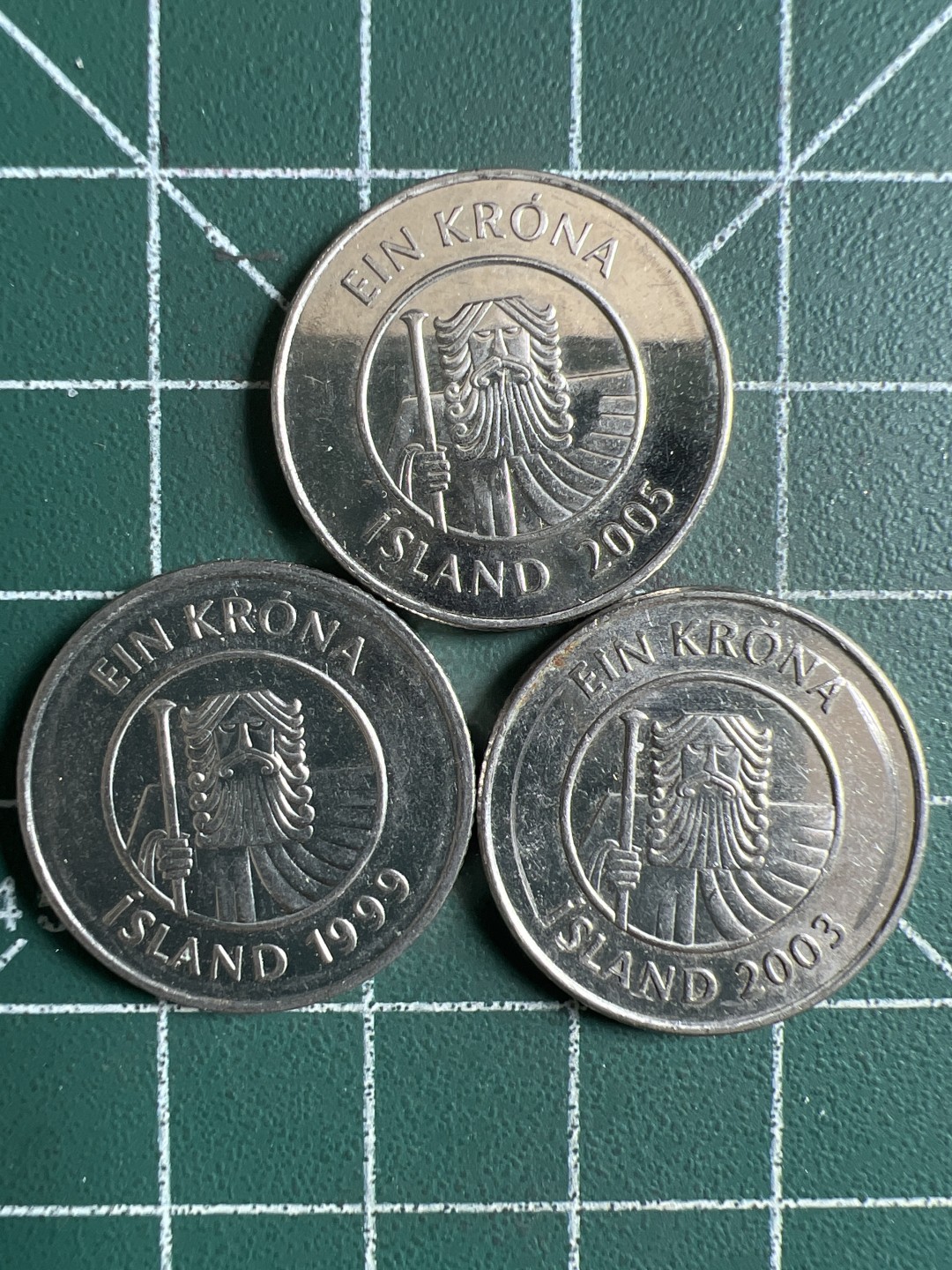 泡泡堂第326期  世界硬币 （无押金，捡漏，全场20包邮，偏远地区除外，接收代拍业务） 冰岛一克朗三枚