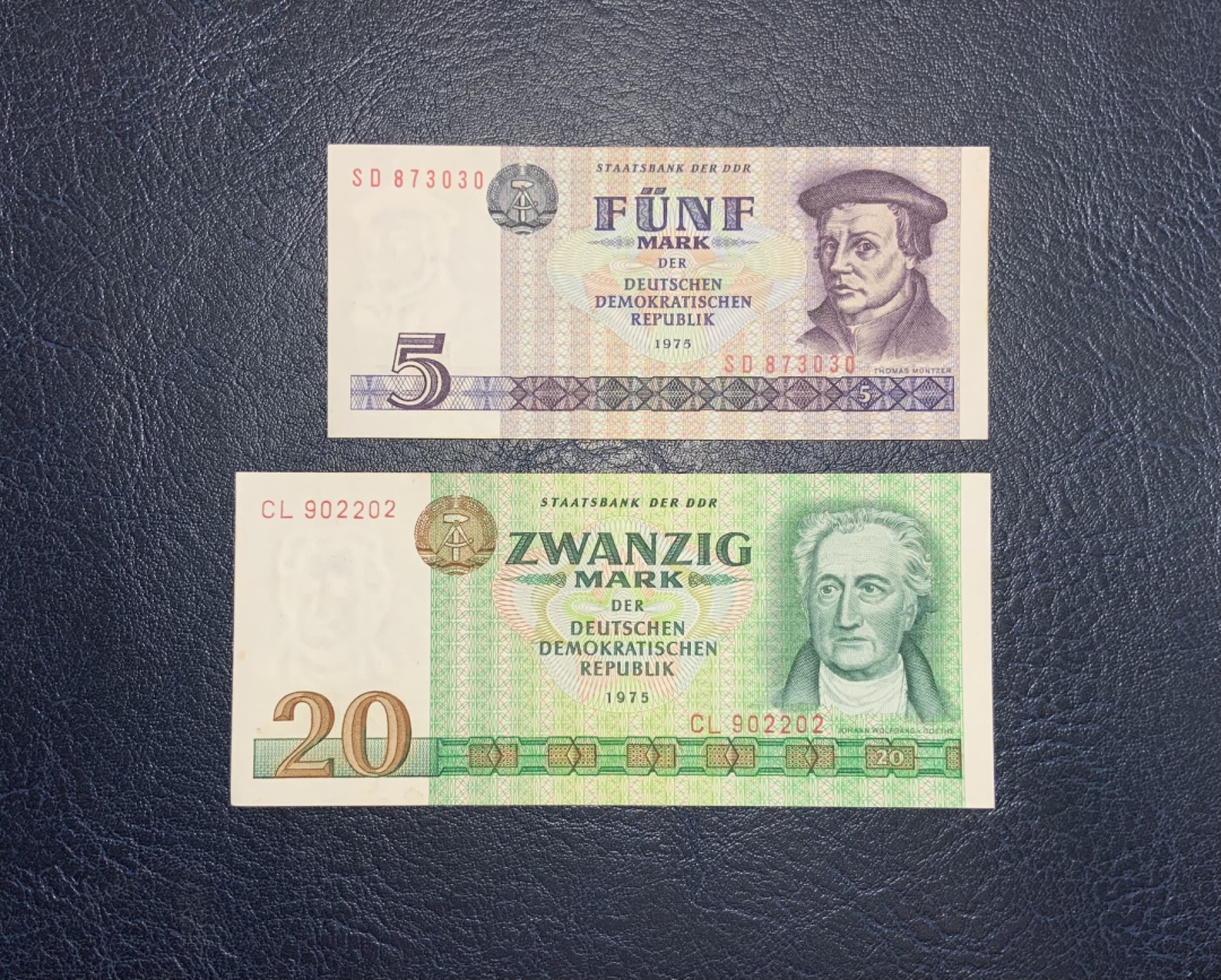 收藏联盟Quantum Auction 第257期拍卖  德国民主国家1975年5和20马克 品相UNC-