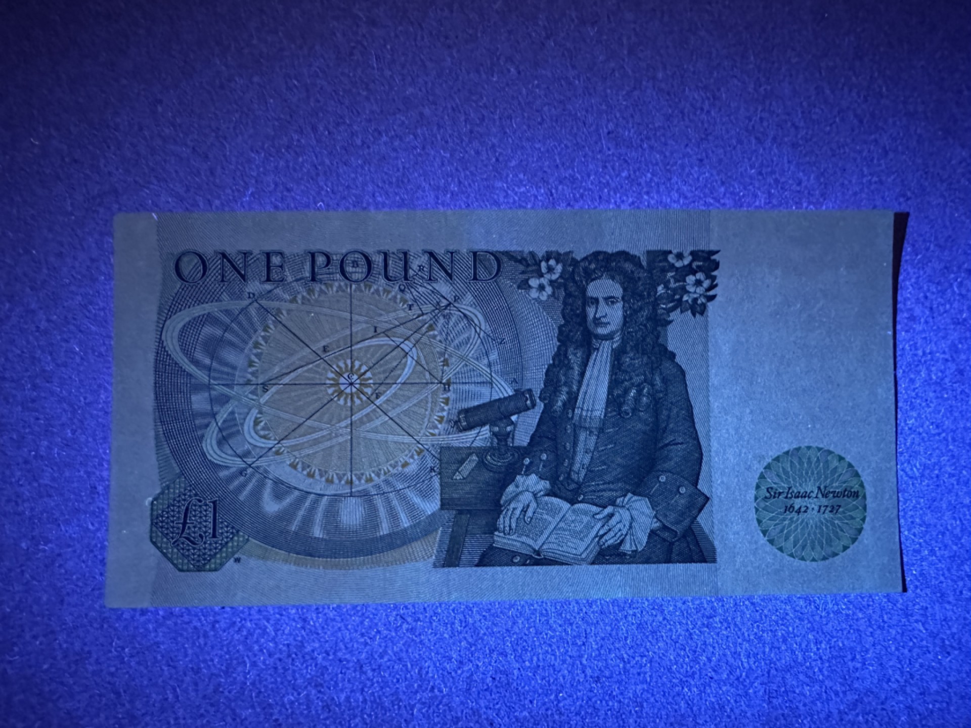 《张总朋友收藏》101期—外币名誉品 英格兰1镑 UNC D序列