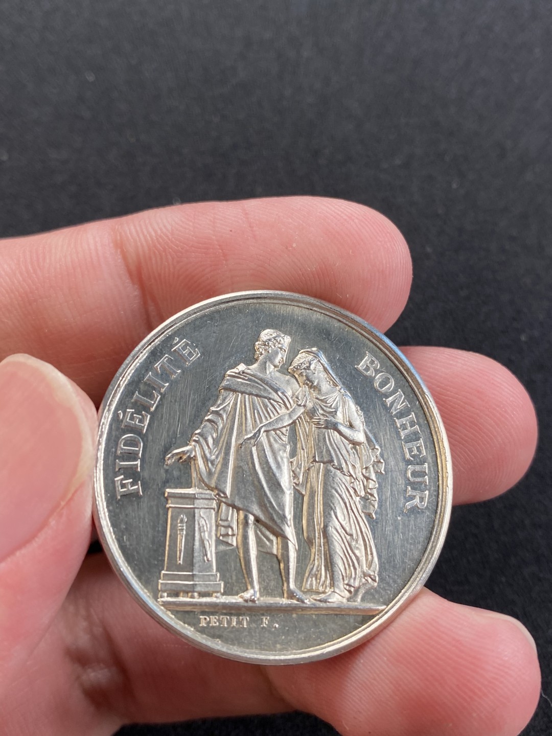 万国钱币拍卖第008期（慕尼黑2T之夜） 1900年左右法国爱情与婚姻的证明银章  34MM 16G