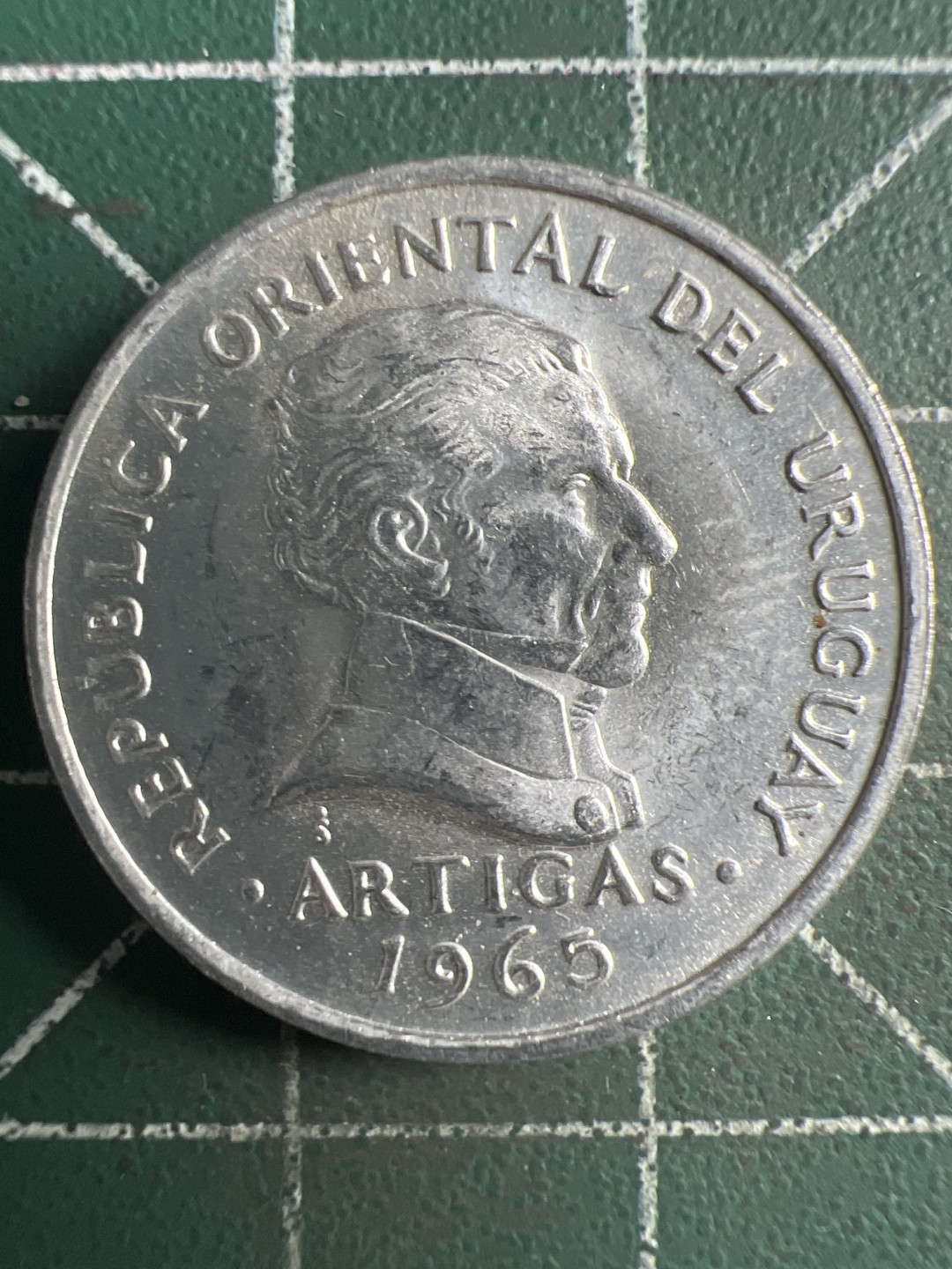 泡泡堂微拍第154幕硬币捡漏可累计专场👿👿，累计满二十元包邮，接受代拍业务 乌拉圭50分