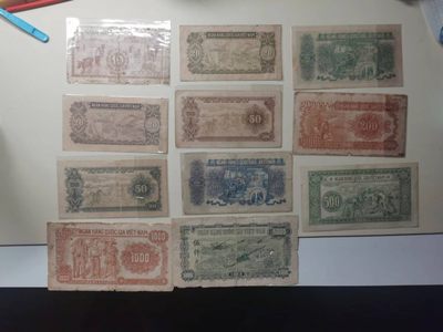 238.【鲸贝乐淘★两拍包邮】三字经·第“亲师友，习礼仪”号拍卖 【中国代印★越南🇻🇳大珍品】1951年越南大全套缺绿色200盾，其余11张，稀有难得珍稀藏品，同中国第一版人民币，流通品相如图所示