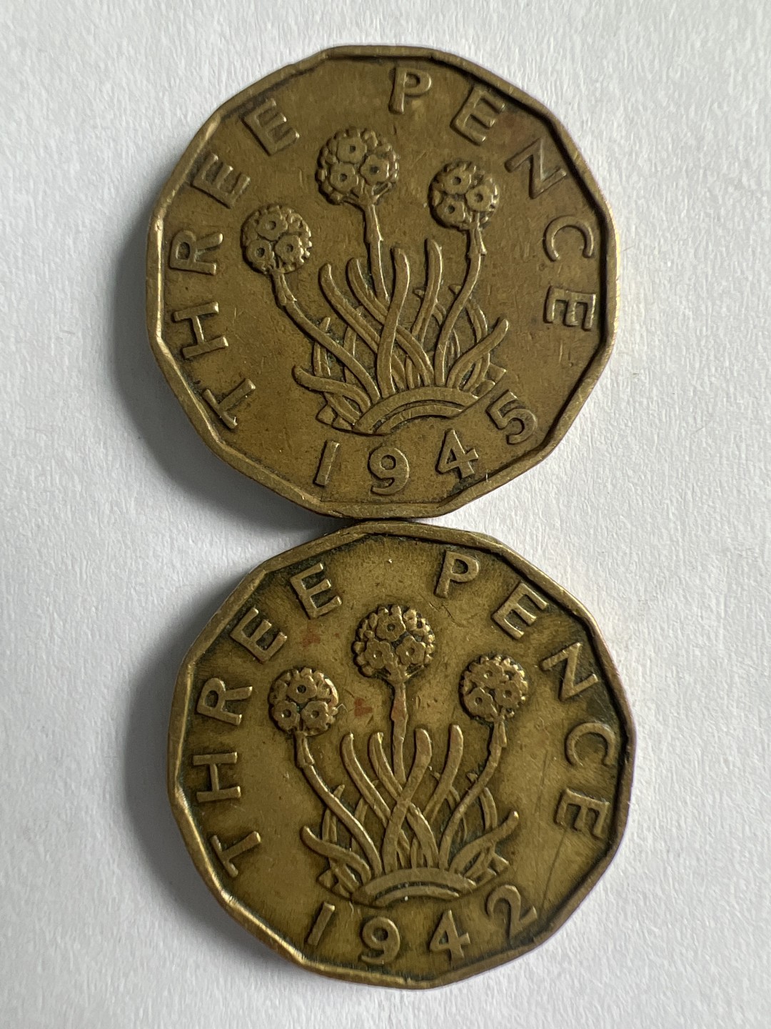 泡泡堂微拍第154幕硬币捡漏可累计专场👿👿，累计满二十元包邮，接受代拍业务 乔六三便士两枚