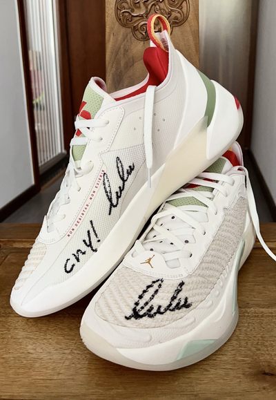 零元拍：卢卡-东契奇绝美亲签个人第一款签名鞋LUKA1，2023兔年限定配色。 - 零元拍：卢卡-东契奇绝美亲签个人第一款签名鞋LUKA1，2023兔年限定配色。