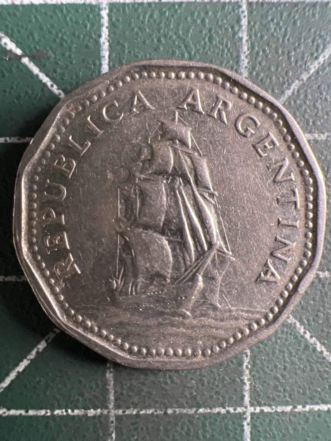 泡泡堂微拍第155幕硬币捡漏可累计专场👿👿，累计满二十元包邮，接受代拍业务 阿根廷5比索