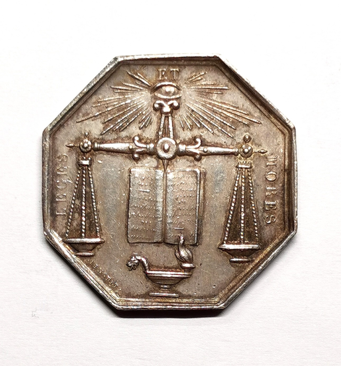 凡希社世界钱币微拍第二百三十八期 十九世纪塞纳河公证处八角银章AU