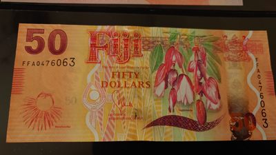 【世界钱币】精选微拍第62期暨2023年第九期 裸钞专场（有最新四月底币展卖剩品种） 2012年斐济50元 首发FFA冠 全新绝品尾号063