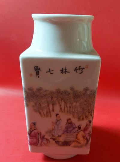 粉彩四方瓶 - 粉彩四方瓶