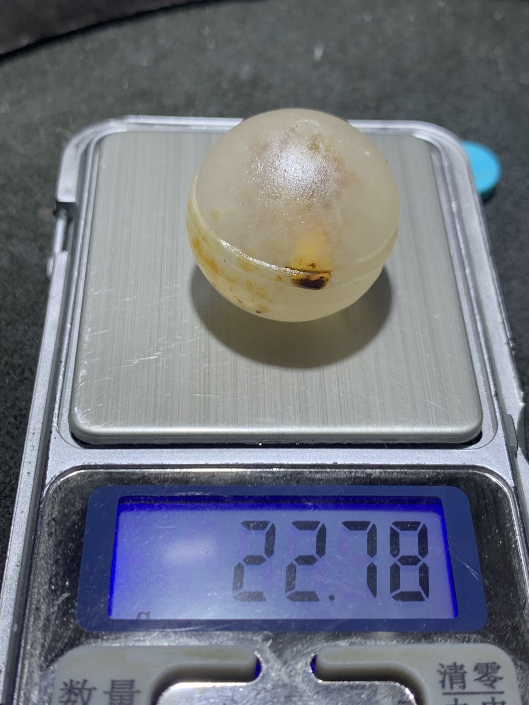 精美亚光满冰飘战国红玛瑙手工雕刻铃铛珠一颗！
