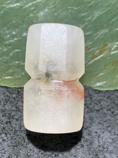 精美亚光满冰飘糖心料战国红玛瑙手工雕刻六棱桶珠一颗！ 精美亚光满冰飘糖心料战国红玛瑙手工雕刻六棱桶珠一颗！