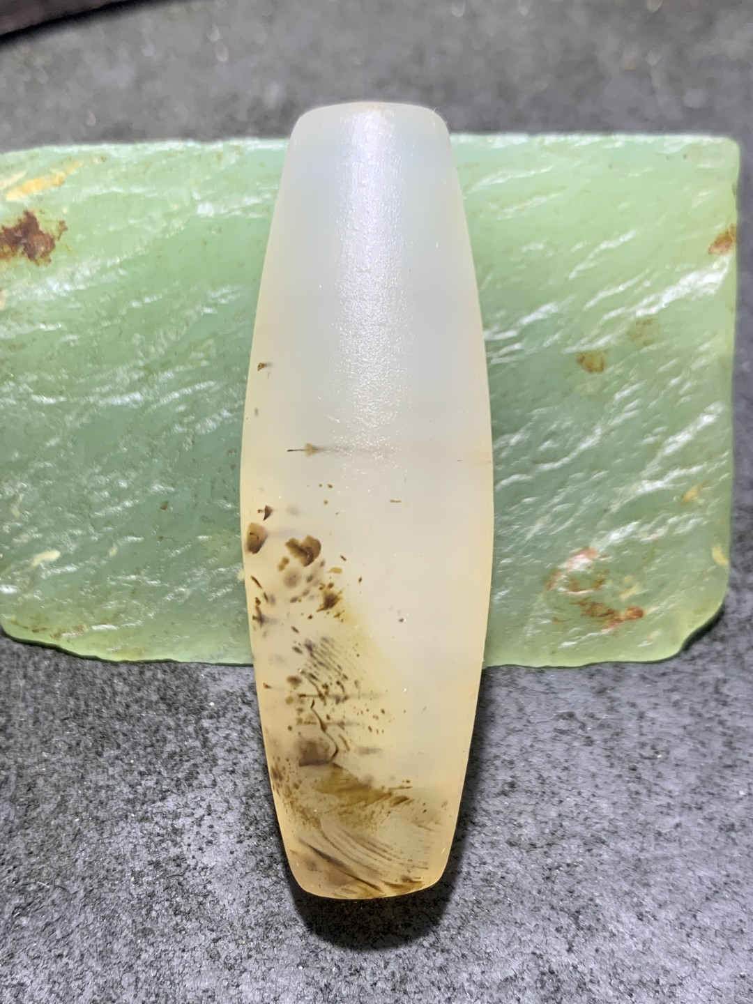 精美亚光高玉化海洋玉髓手工俏色巧雕独钓寒江雪意境大桶珠一个！