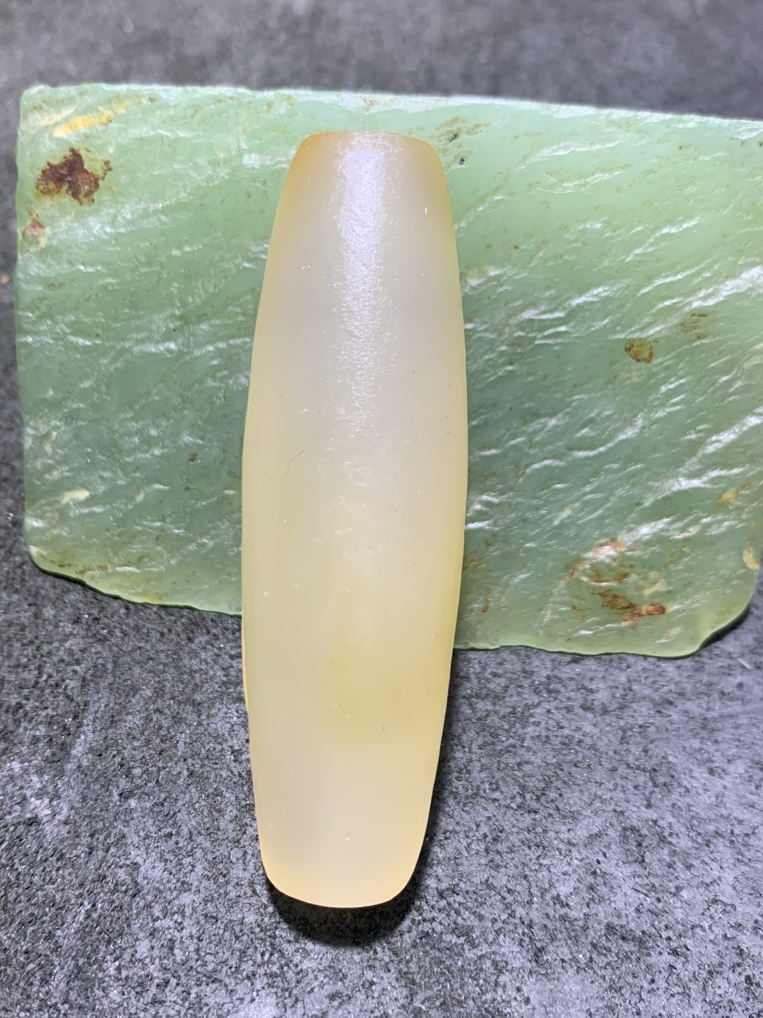 精美高玉化海洋玉髓手工俏色巧雕龙鱼大桶珠一个！