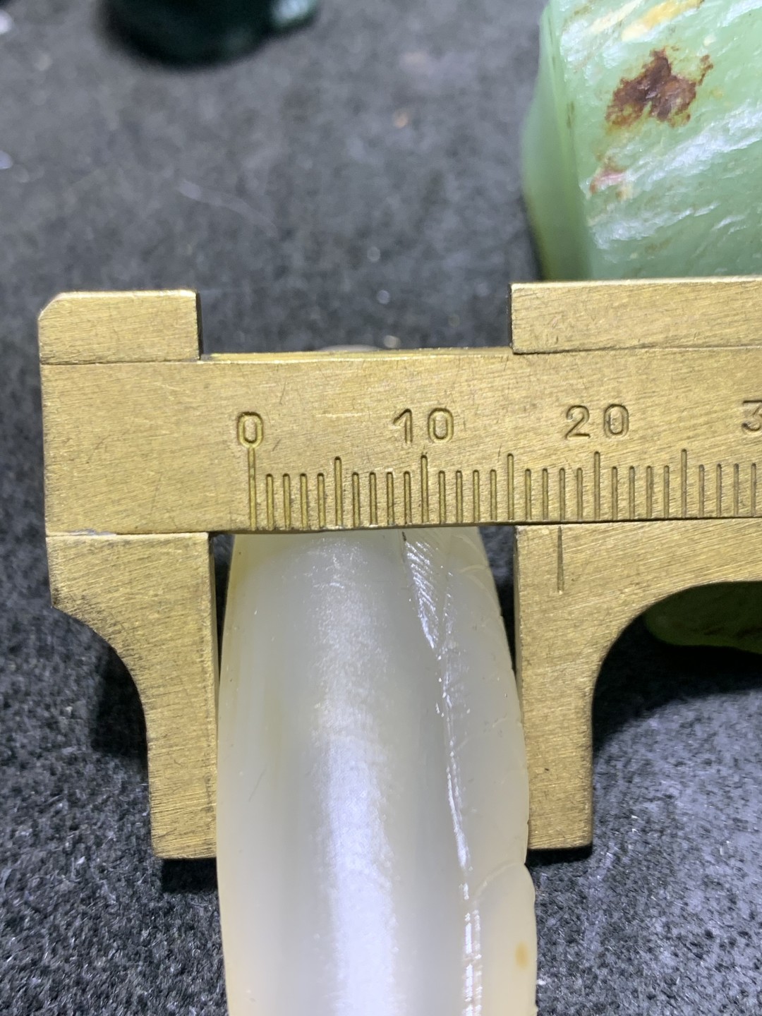 精美高玉化海洋玉髓手工俏色巧雕龙鱼大桶珠一个！