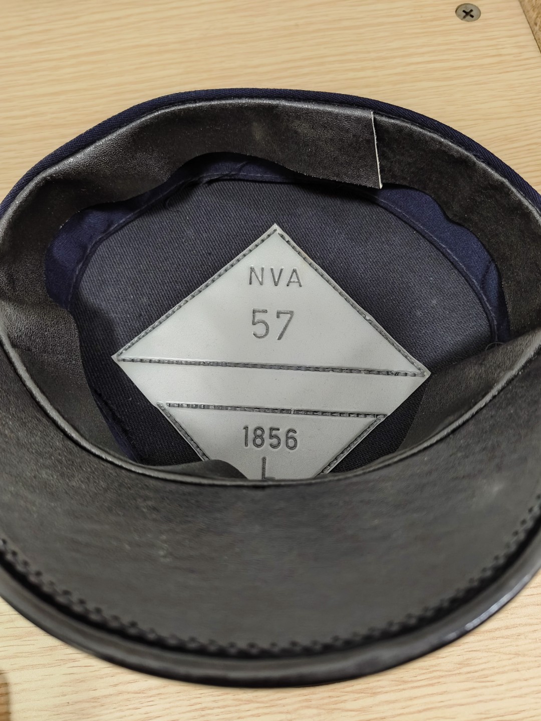 全场0元起拍 第56期 咸鱼国勋章拍卖专场 5月17日（周三）下午6：00开始 东德海军尉官大檐帽 57CM