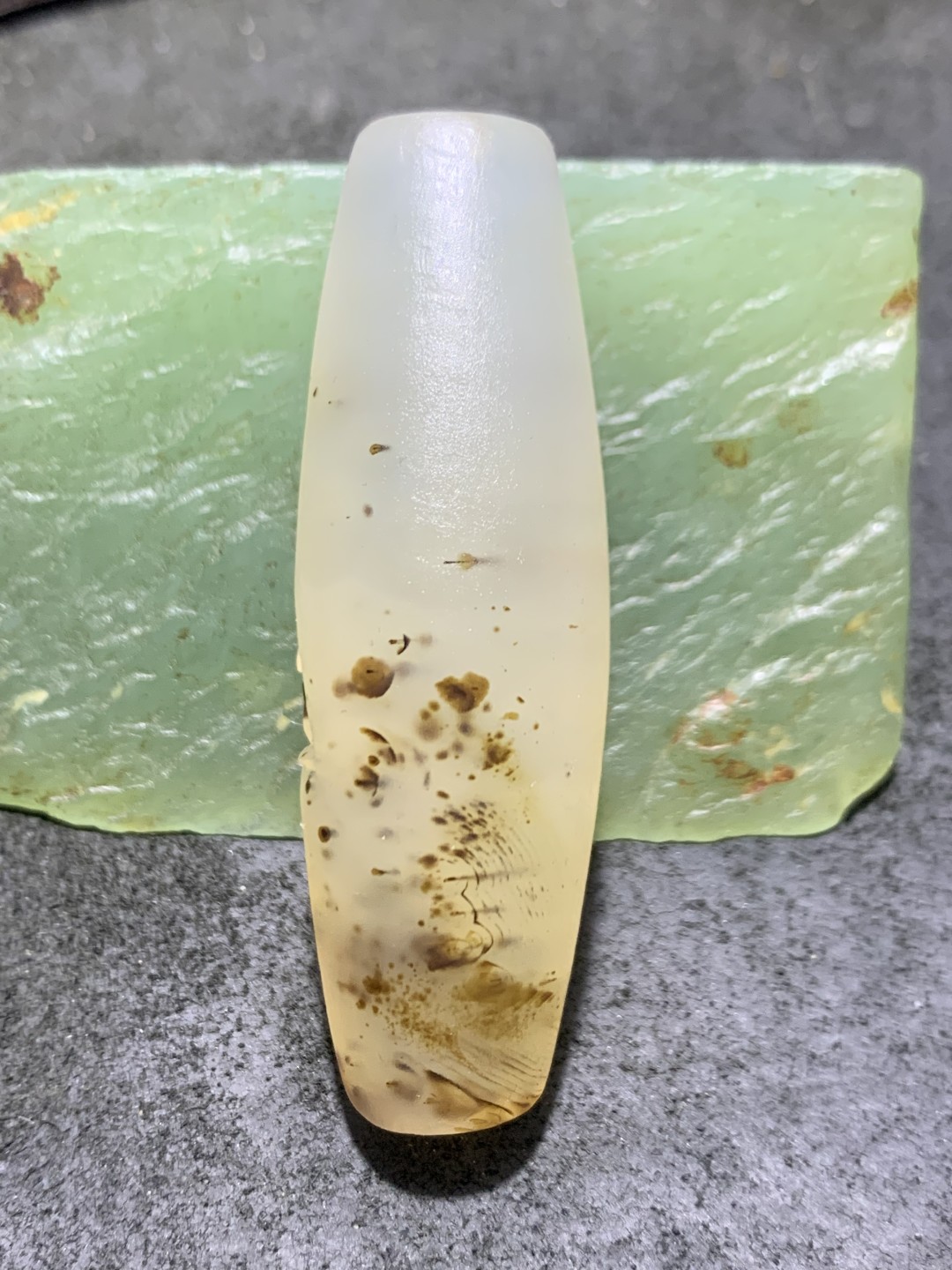 精美亚光高玉化海洋玉髓手工俏色巧雕独钓寒江雪意境大桶珠一个！