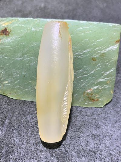 精美高玉化海洋玉髓手工俏色巧雕龙鱼大桶珠一个！ - 精美高玉化海洋玉髓手工俏色巧雕龙鱼大桶珠一个！