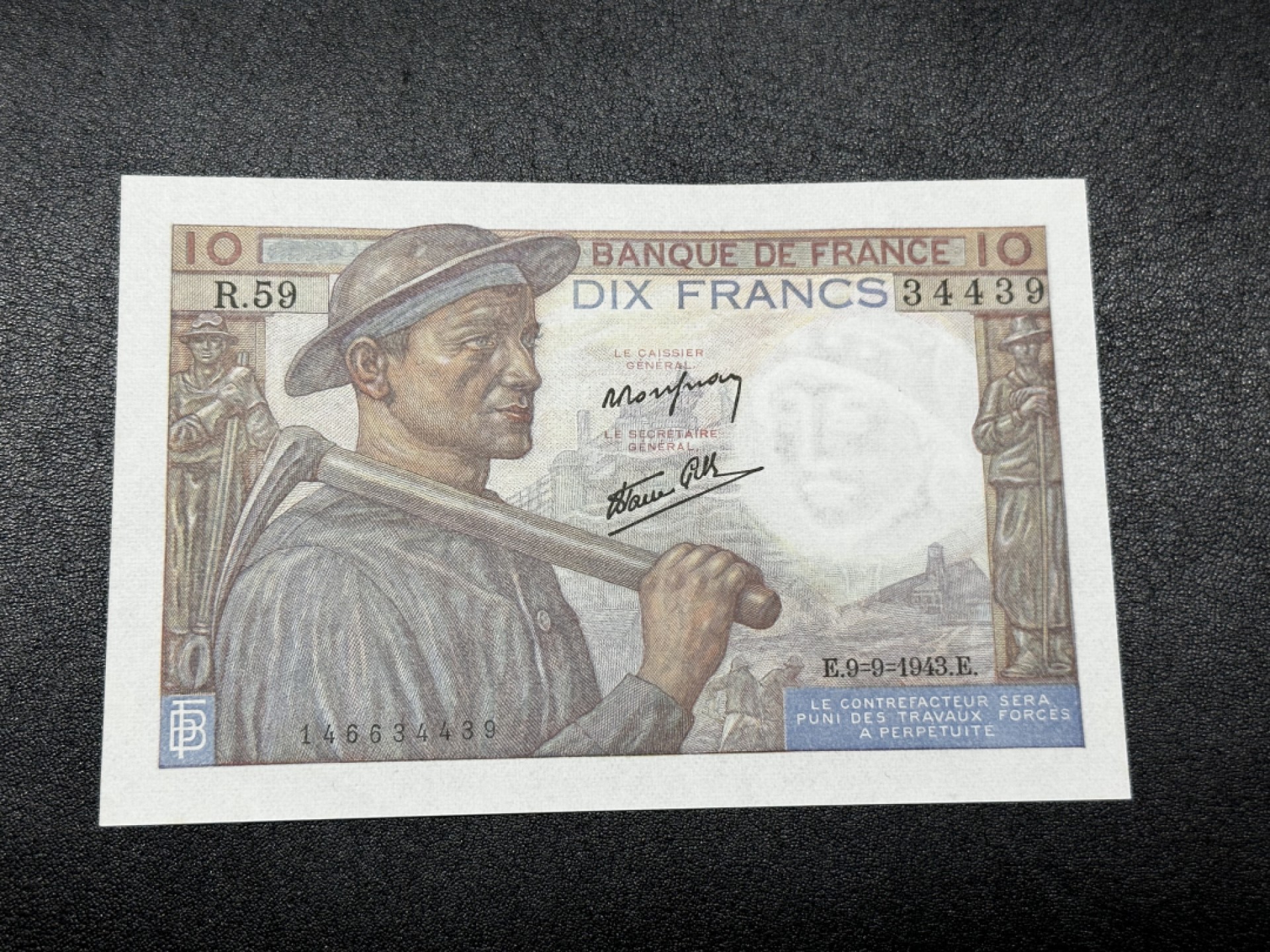 《外钞收藏家》第二百六十八期（连拍第二场） 1943年法国10法郎 基本全新 轻微瑕疵