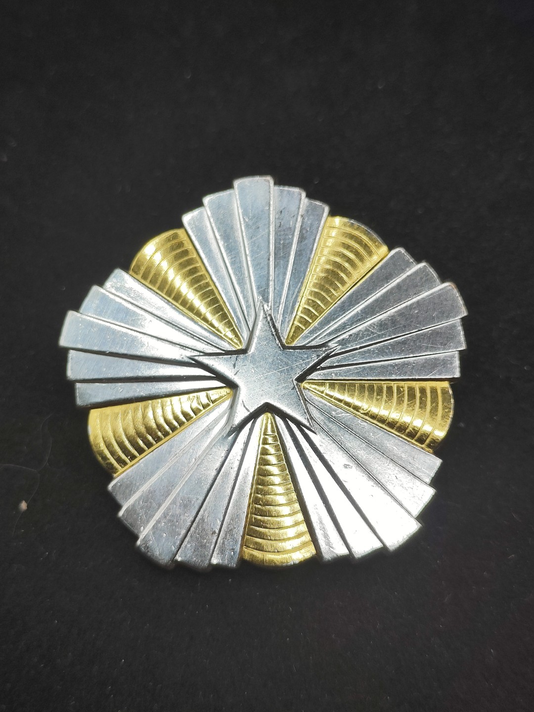 全场0元起拍 第56期 咸鱼国勋章拍卖专场 5月17日（周三）下午6：00开始 南斯拉夫内务部服役15周年奖章-