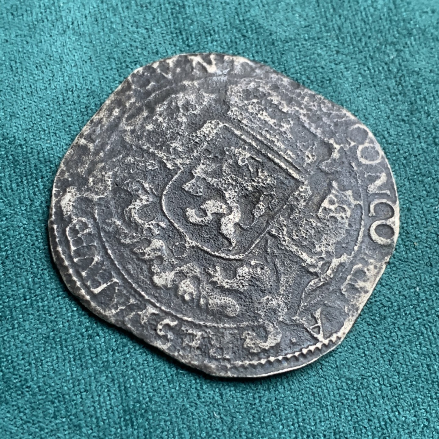 《竞宝斋》第164场-周日，周一，周四 3场 (全场包邮) 荷兰 16XX年 格尔德兰省省大马剑大银币 海捞品种  经过300多年的磨砺 被海水侵蚀的只剩下 20.3克