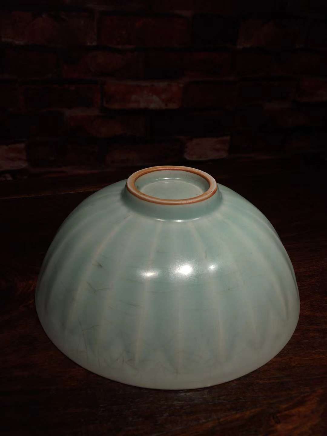 青瓷 龙泉窑瓷器碗 粉青釉 碗 蕉叶纹 开片均衡自然 釉汁肥润 器形规整 胎质细腻 温润如玉 高度73mm 直径173mm 重量370g