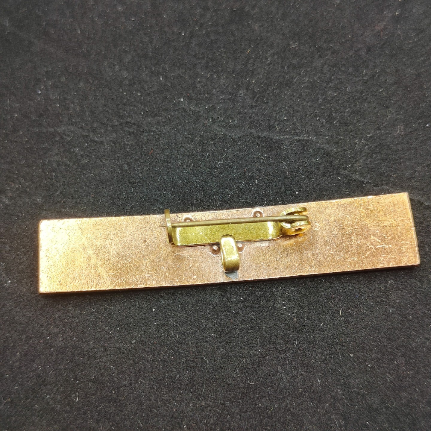 全场0元起拍 第56期 咸鱼国勋章拍卖专场 5月17日（周三）下午6：00开始 东德集体劳动积极荣誉奖章三次获得略 早期珐琅版