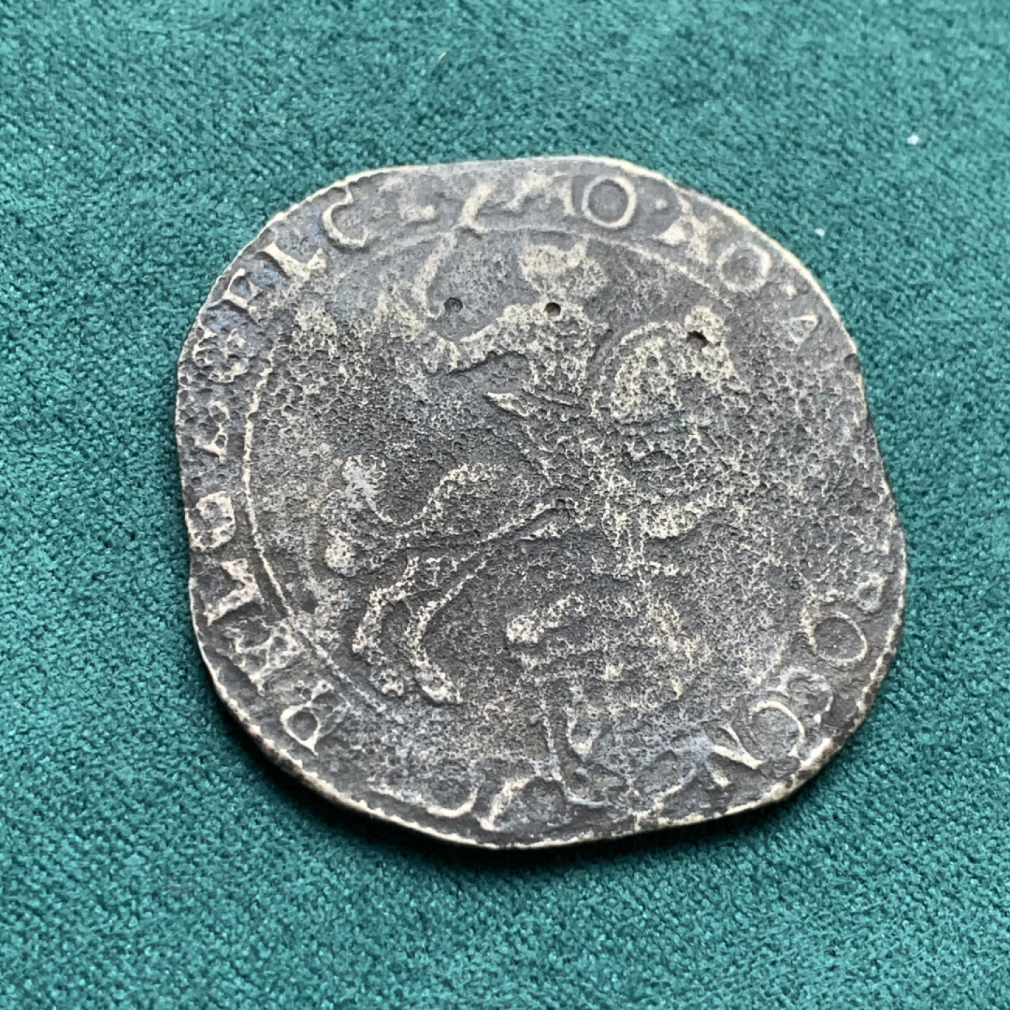 《竞宝斋》第164场-周日，周一，周四 3场 (全场包邮) 荷兰 16XX年 格尔德兰省省大马剑大银币 海捞品种  经过300多年的磨砺 被海水侵蚀的只剩下 20.3克