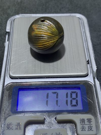 精美亚光战国红玛瑙手工雕刻银杏树叶随形圆珠一颗 精美亚光战国红玛瑙手工雕刻银杏树叶随形圆珠一颗