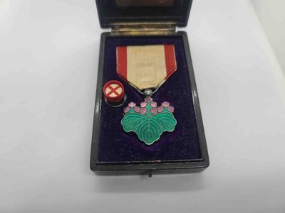 七等青叶章，盒子略都在，看好再拍，售出不退不换！ - 七等青叶章，盒子略都在，看好再拍，售出不退不换！