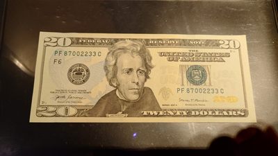 【世界钱币】精选微拍第62期暨2023年第九期 裸钞专场（有最新四月底币展卖剩品种） 2017A美国20元 全程无4全新绝品尾号002233