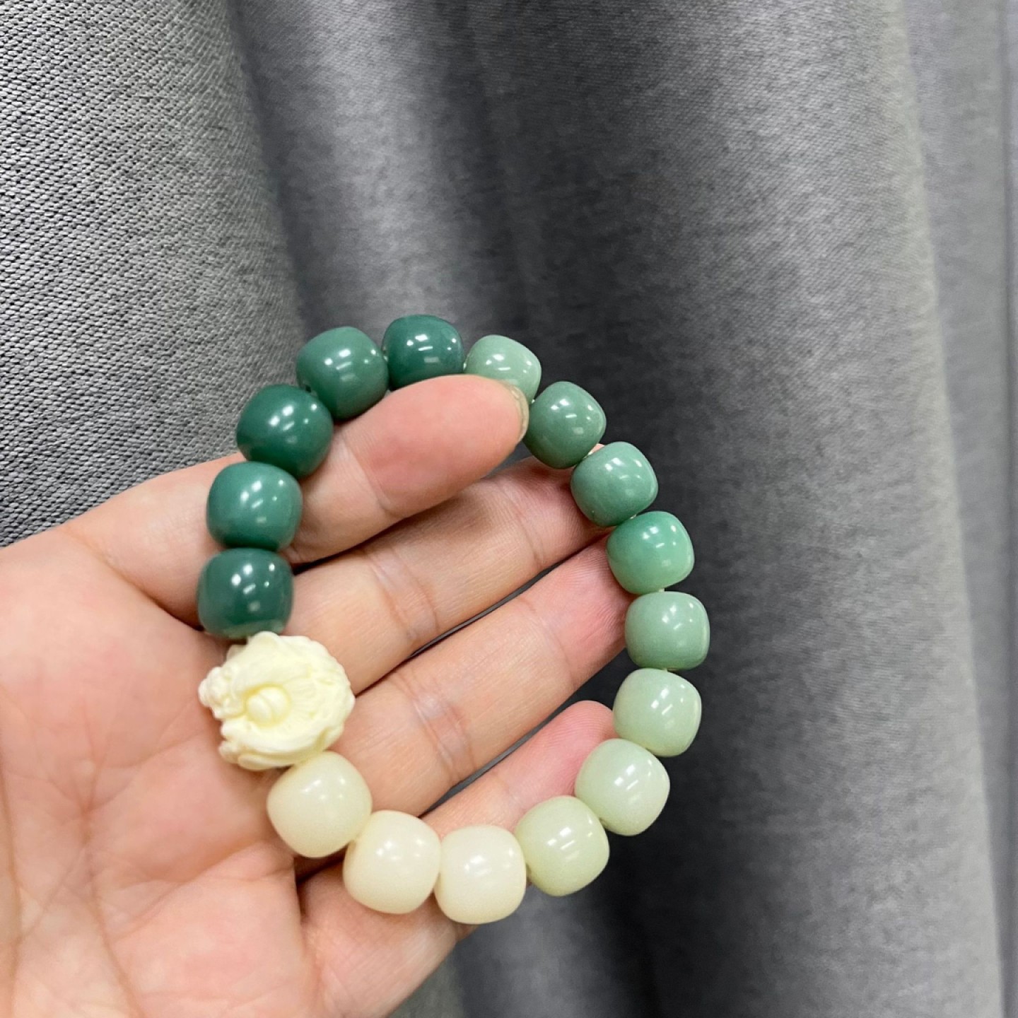 天然原生态绿阴皮菩提手串绕指柔文玩女白玉菩提根渐变手链老型桶佛珠